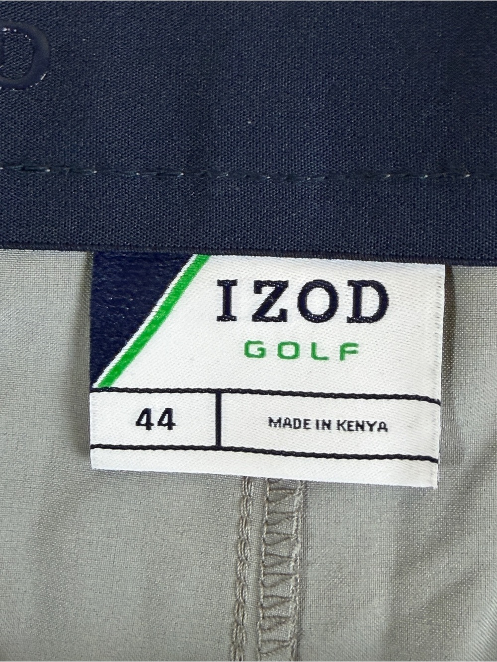Izod Gray Men's Cargo Shorts with Zip Pockets - Picture 3 of 6
